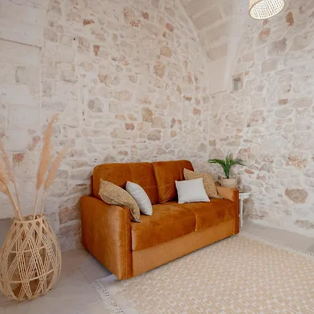 Guesthost - La Dimora Di Aline - Iris & Ambra Апартаменты *