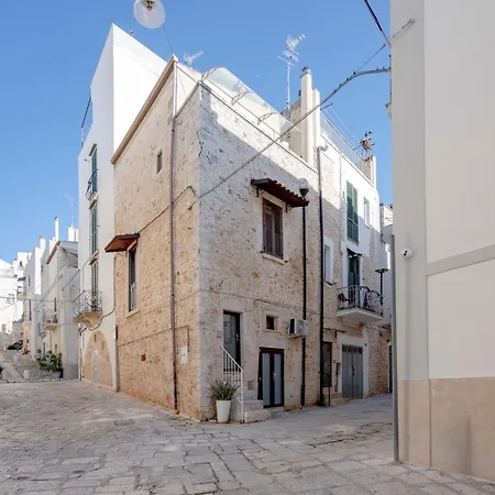 Guesthost - La Dimora Di Aline - Iris & Ambra Апартаменты Конверсано