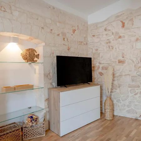 Guesthost - La Dimora Di Aline - Iris & Ambra *