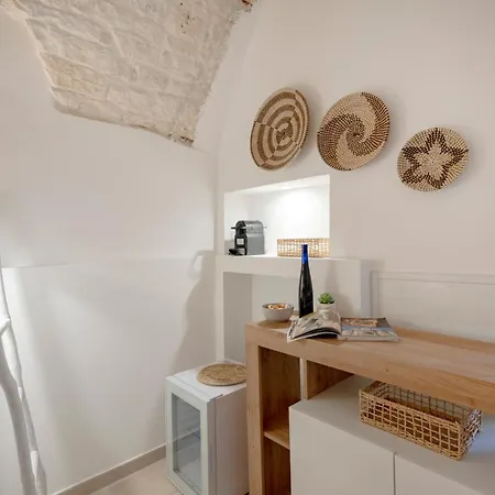 Апартаменты Guesthost - La Dimora Di Aline - Iris & Ambra *
