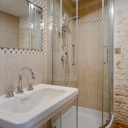 Guesthost - La Dimora Di Aline - Iris & Ambra *