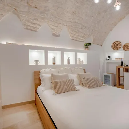 Apartment Guesthost - La Dimora Di Aline - Iris & Ambra *